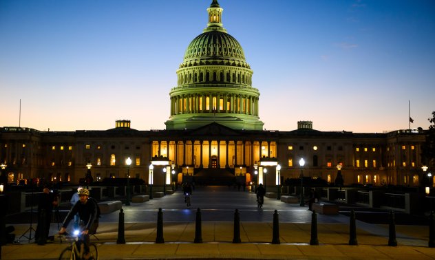 Затварянето на правителството на САЩ е към края си след сделка в Сената