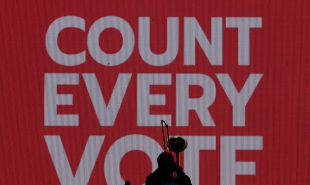 Денят след изборите: Тръмп завежда дела, Байдън е уверен в преднината си*