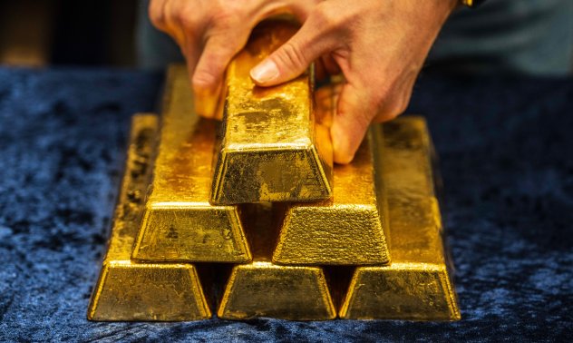 Златото мина границата от 3100 долара, очаква се да надмине и 3300 долара