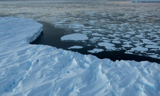 Площта на морския лед в Антарктида е достигнала ново историческо дъно