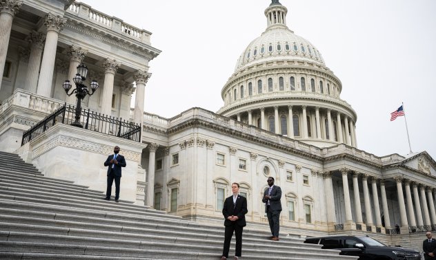 Правителството на САЩ спря работа, след като демократите блокираха финансирането