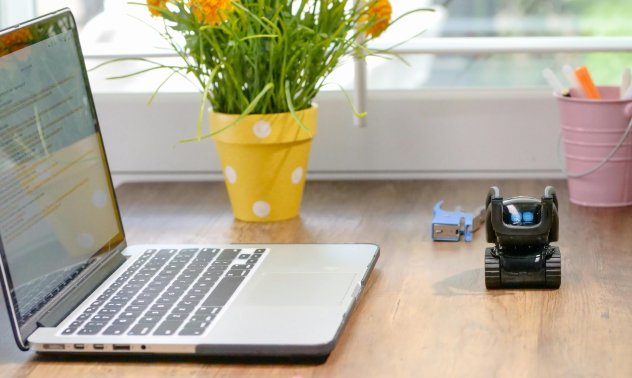 Дистанционна работа отстъпва за сметка на хибридната у нас