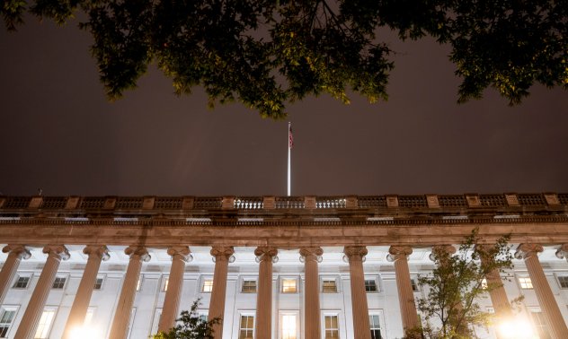 САЩ отчитат 1,8 трилиона долара годишен дефицит, най-високият извън Covid