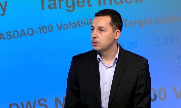 Дроновете над българските ниви вече летят по закон, по стандарт и пазейки пчелите