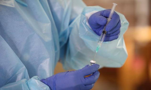 Франция ускорява програмата си за имунизация след бавен старт