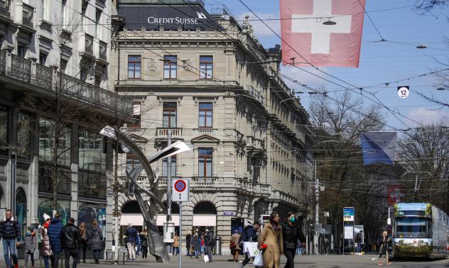 Швейцарците гласуват на референдум за забрана на пестицидите