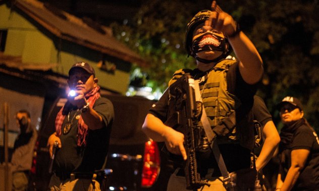 Извънсъдебните убийства подклаждат политическата вражда във Филипините