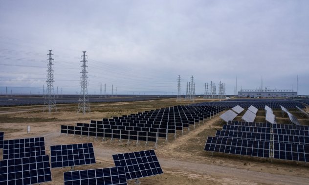 Чистата енергия продължава да расте въпреки войната и епидемията