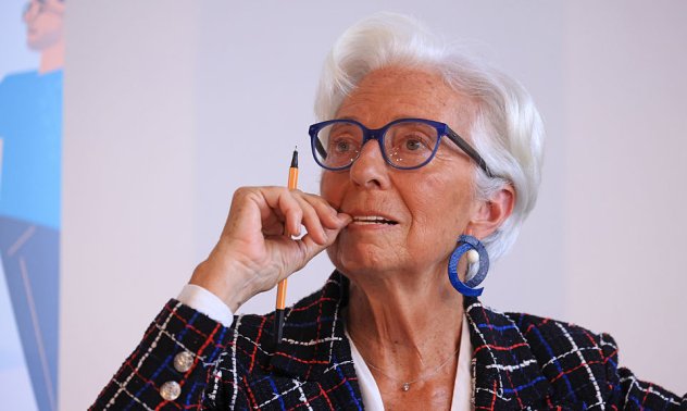 ЕЦБ трябва да запази вариантите си отворени през лятото