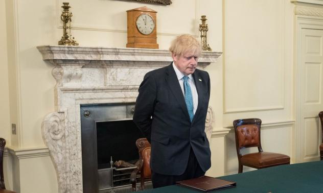 Как Борис Джонсън планира да разхлаби мерките срещу коронавируса?