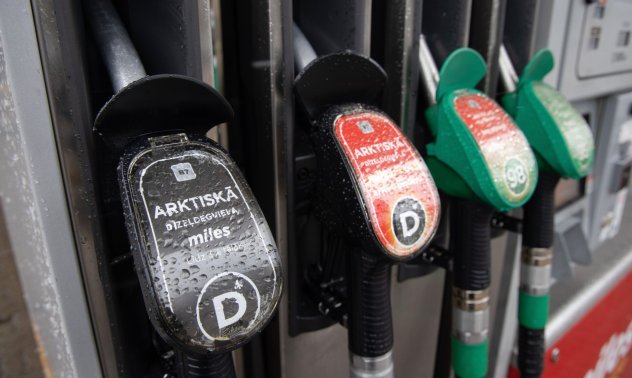 Бенчев: Горивата у нас вероятно ще поскъпнат, ако спрем да обработваме руски петрол