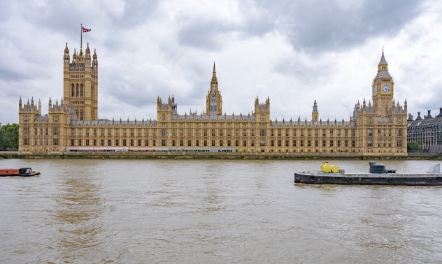 Край на пиянските фирмени банкети заради нов закон за тормоза във Великобритания