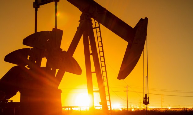 Петролът поскъпва от най-ниската си цена от октомври