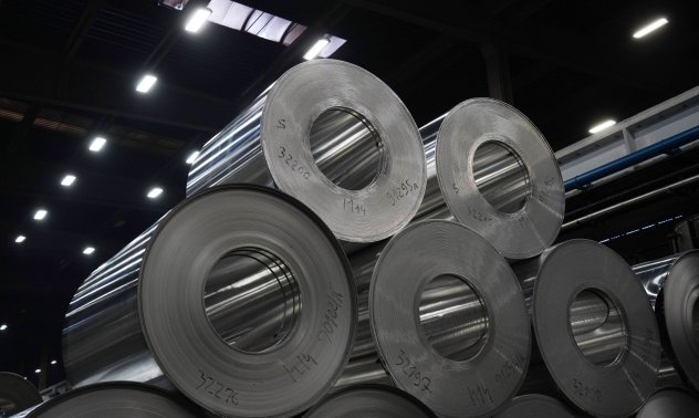 Пазарът на алуминий скърца, а търговците се опитват да се преборят с излишните запаси