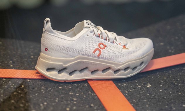 Компанията с най-скъпите маратонки триумфира в Азия и Европа