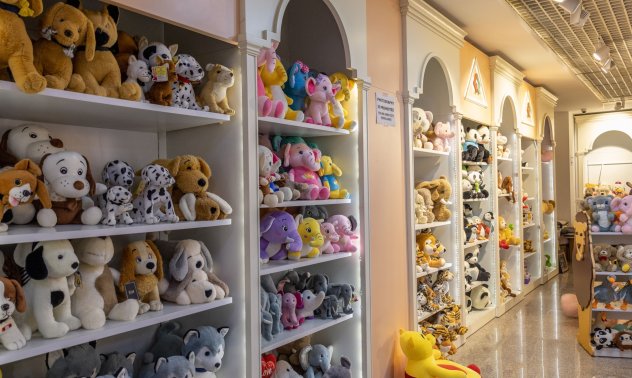 Как успешна рекламна кампания може да доведе до мания на пазара на играчки? 