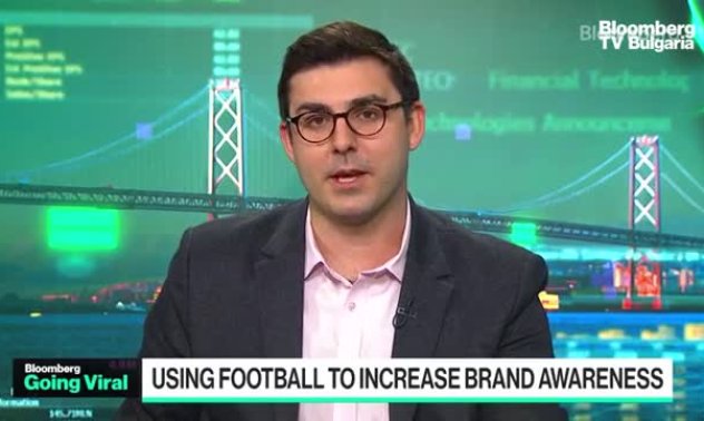 Alibaba и BYD се опитват да превърнат футболните фенове в клиенти