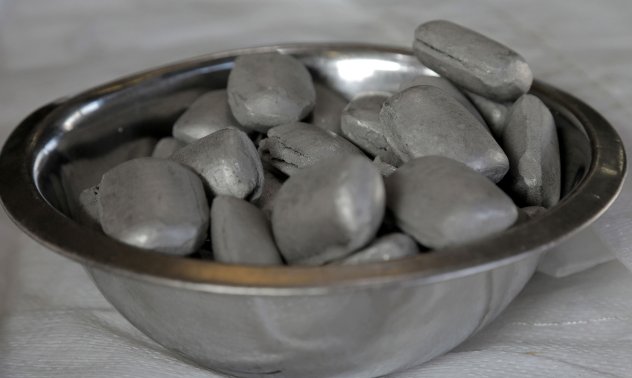 Търговията с никел в Лондон беше възобновена, но продължи броени минути 