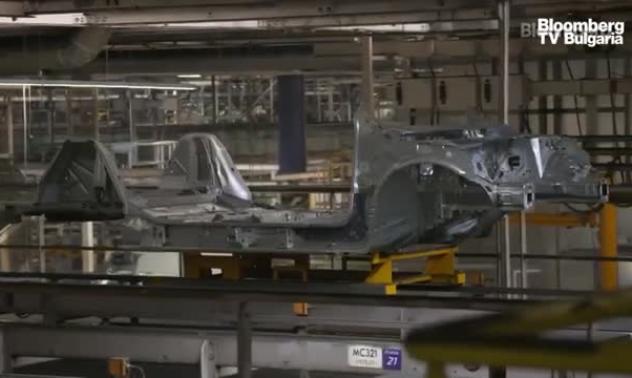 Stellantis решава дали да инвестира във Великобритания или ЕС