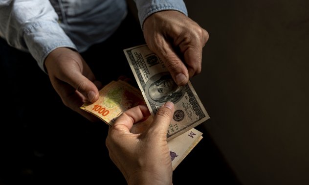 Доларизацията на Аржентина е опасна заблуда