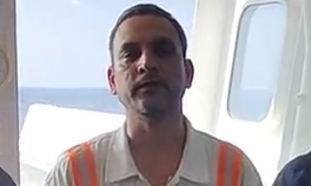 Какво е да си капитан на горящ танкер след нападение на хутите