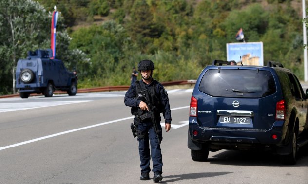 Най-тежкият сблъсък в Косово от 2004 г. насам кара Сърбия да призове за сдържаност