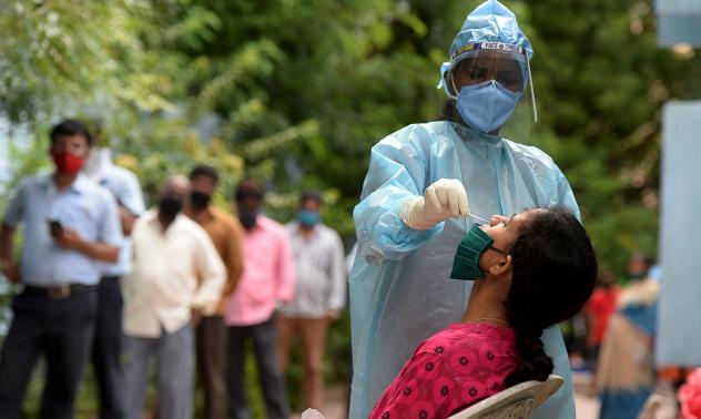 Индия дигитализира здравния си сектор въпреки масовата липса на достъп до интернет