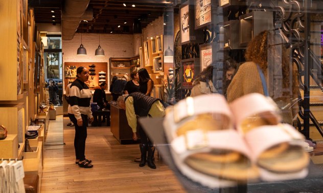 Производителите на обувки се съсредоточават върху нов пазар: Почивните дни