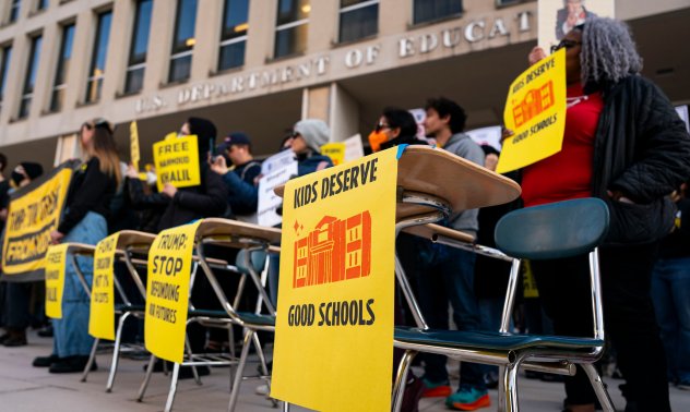Защитниците на Министерството на образованието опитват да спрат Тръмп в съда