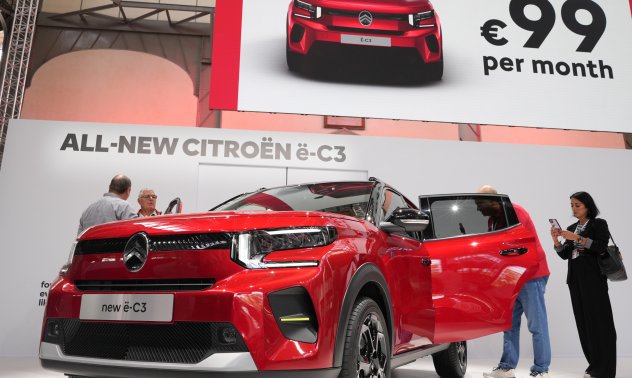 Някога Mercedes и VW не можеха да смогнат на търсенето. Тази ера приключи