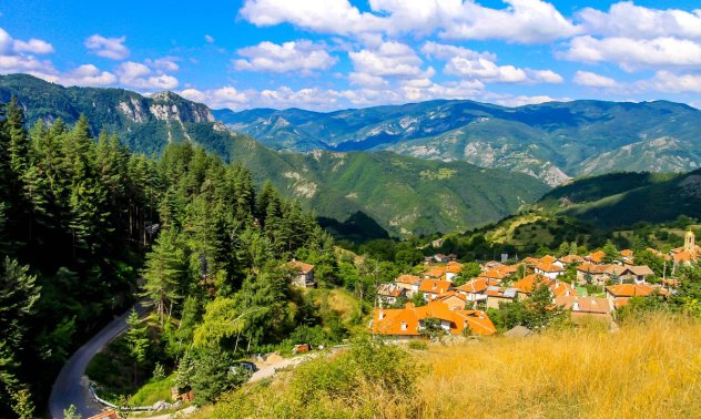 Оковите от централизираното ни минало пречат на финансовата децентрализация на общините