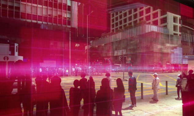 Доларът спада, европейските фючърси поскъпват на фона на приглушена търговия