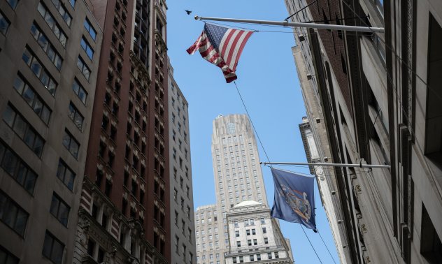 Водещи фигури от Уолстрийт дават сигнал за високи пазарни оценки и възможно отстъпление