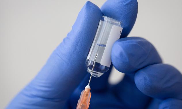 Учени поставят под съмнение резултатите от изследванията на руската ваксина 