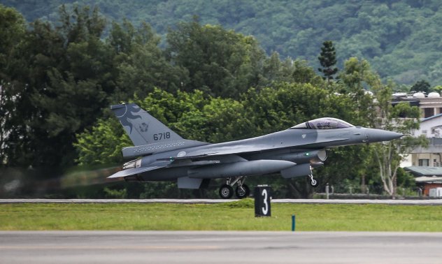 Вносът на LNG е най-уязвим при евентуален ход на Китай, твърдят тайвански военни