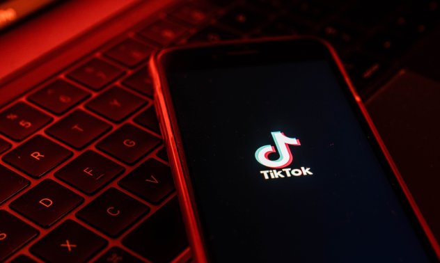 YouTube, Snapchat и TikTok твърдят, че се грижат за безопасността на малолетните