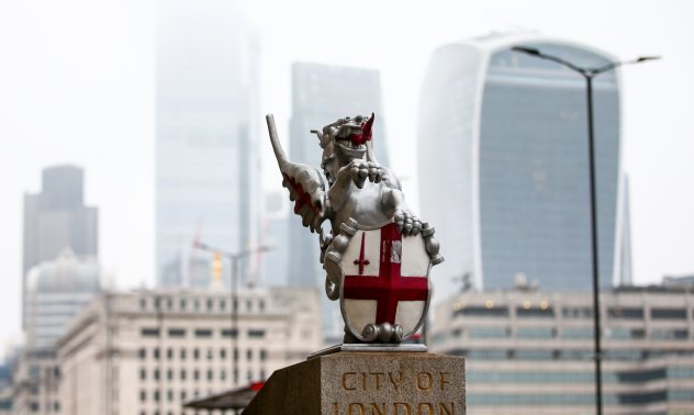 Хаосът в правителството събуди страха на лондонското Сити за още по-голяма несигурност