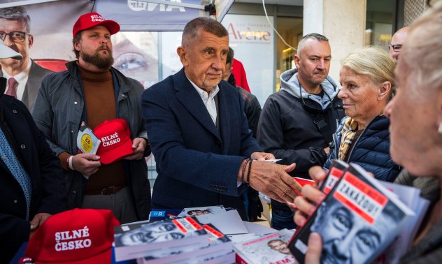 Партията на Бабиш води на изборите в Чехия