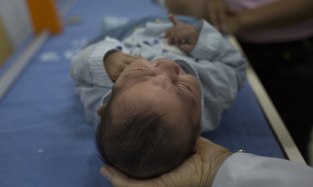 Пакети за новородени и стимули за деца: как общините се борят с намаляващото население 