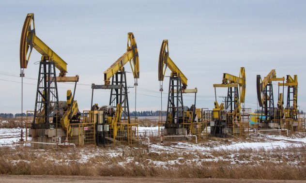 Ударите на Киев по руските рафинерии запалиха фитила на петрола