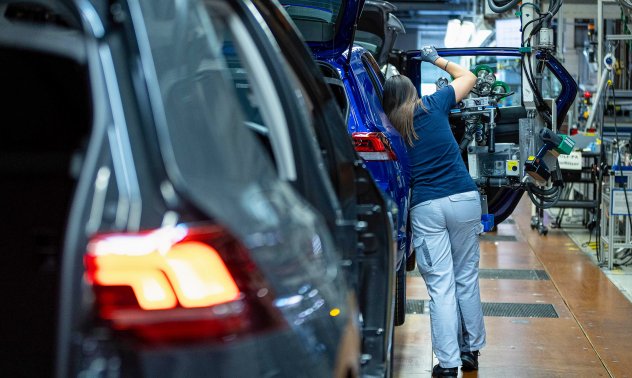 Икономическата активност в еврозоната замира заради изненадващ спад в Германия