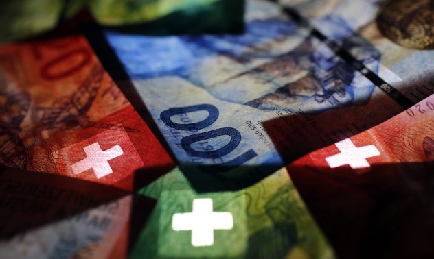 Персоналът на Credit Suisse готви иск срещу регулатора Finma за загубени бонуси