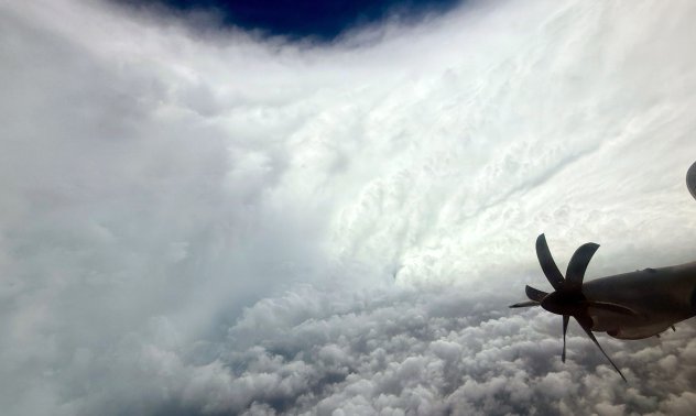 Ураганът "Мелиса" се насочва към Куба, след като удари Ямайка