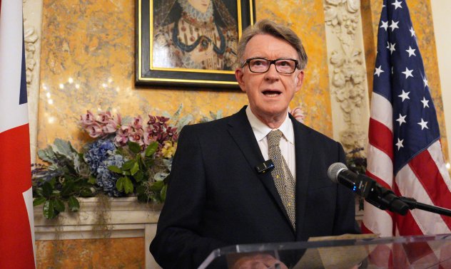 Стармър уволни британския посланик в САЩ заради имейли до Джефри Епстийн