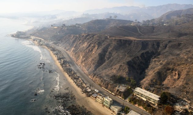 Опустошеният Лос Анджелис се подготвя за още екстремни ветрове