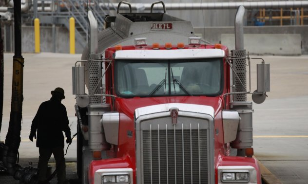 Цените на петрола ще преминат $200 за барел този месец, твърдят трейдъри