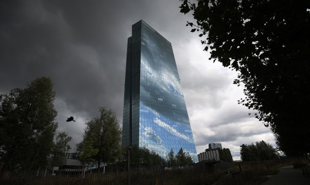 Трейдърите се колебаят, но ЕЦБ остава твърда за лихвите