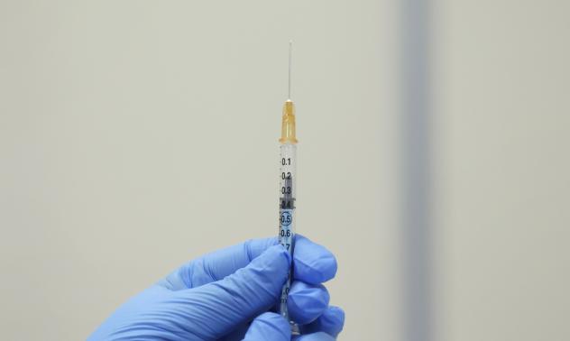 Pfizer: Ваксината предпазва децата на 100% от коронавирус