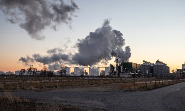 Учените свързват големите въглеродни замърсители с утежняването на горещините