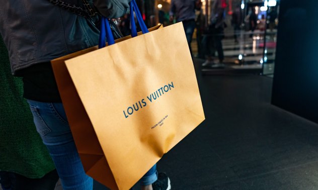 Луксозните стоки в Китай се противопоставят на гравитацията